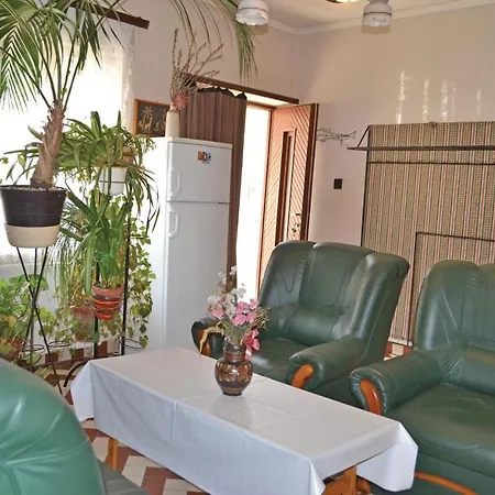 Holiday 1 Apartment *
